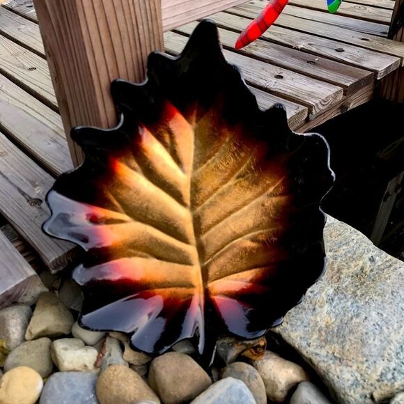 Amber Leaf Plate - Picture 1 of 8
